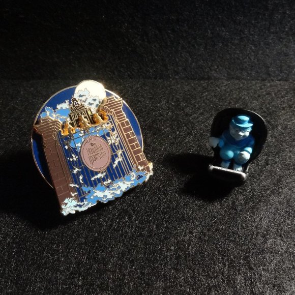 Disney ~ HAUNTED MANSION Pin ~ LE 2000 ~ Mini DOOM BUGGY with GHOST ~ Like NEW - Picture 1 of 3